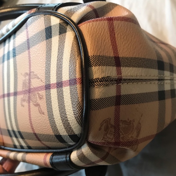 Authentic Burberry Northfield Haymarket Check - Picture 3 of 8